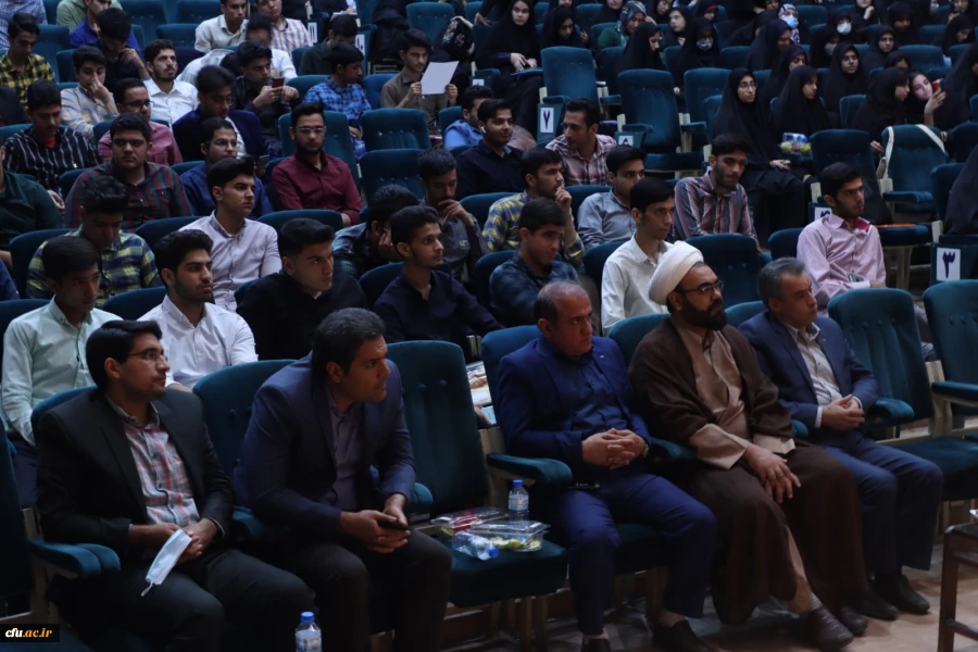 آیین استقبال از دانشجومعلمان ورودی 1401
 10