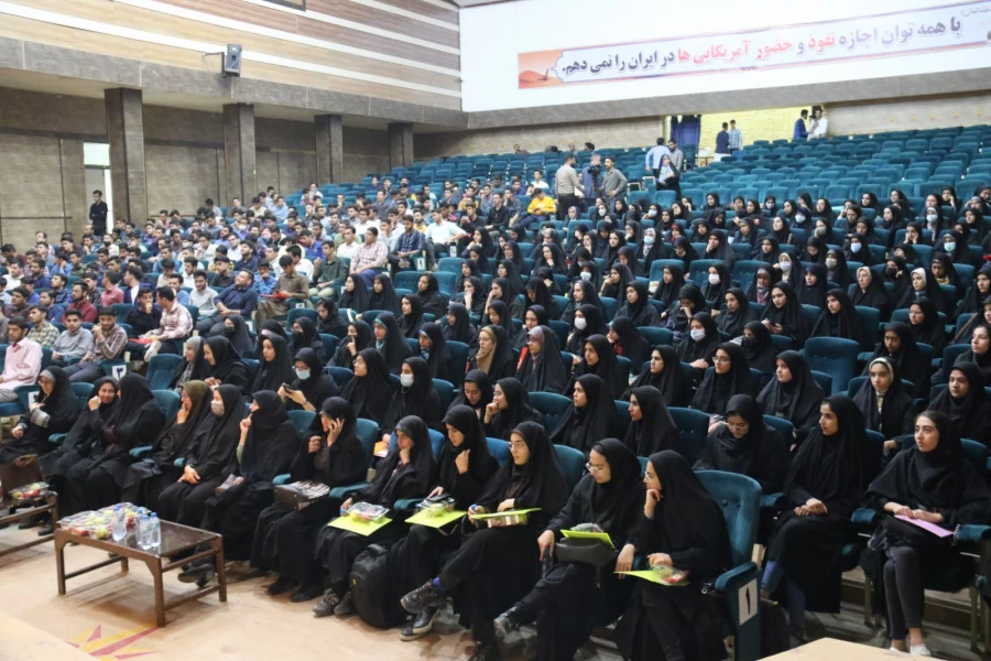 آیین استقبال از دانشجومعلمان ورودی 1401
 7