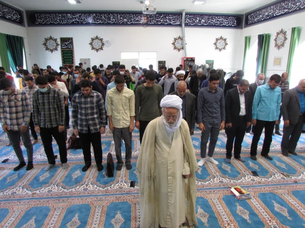 دانشجو معلمان مشعل داران هدایت هستند 2