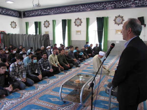 دانشجو معلمان مشعل داران هدایت هستند 5