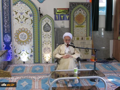 نماینده ولی فقیه  در استان مرکزی خطاب به دانشجو معلمان:

برای دانش آموزان الگوی حسنه باشید