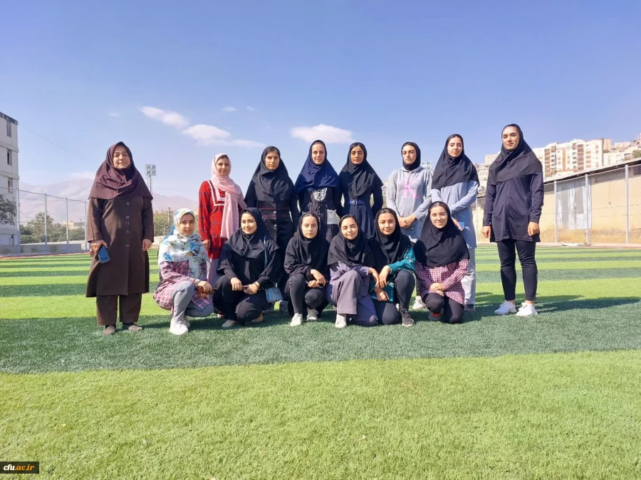 مسابقات دو و میدانی و طناب کشی به مناسبت هفته تربیت بدنی
 3