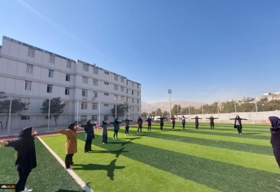 مسابقات دو و میدانی و طناب کشی به مناسبت هفته تربیت بدنی
 4