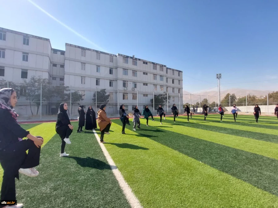 مسابقات دو و میدانی و طناب کشی به مناسبت هفته تربیت بدنی
 5