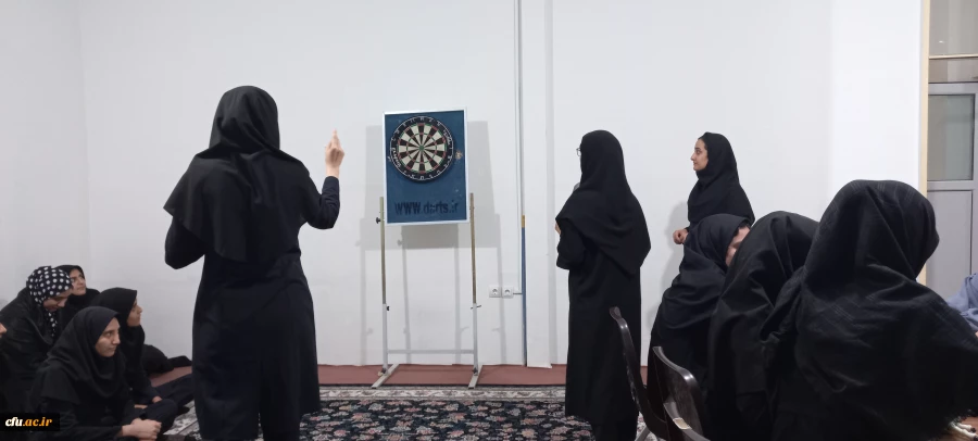 مسابقات دو و میدانی و طناب کشی به مناسبت هفته تربیت بدنی
 2