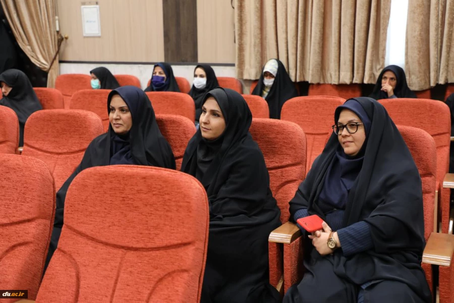 تکریم از خادمان امام حسین(ع) در موکب دانشگاه فرهنگیان در کربلا 17