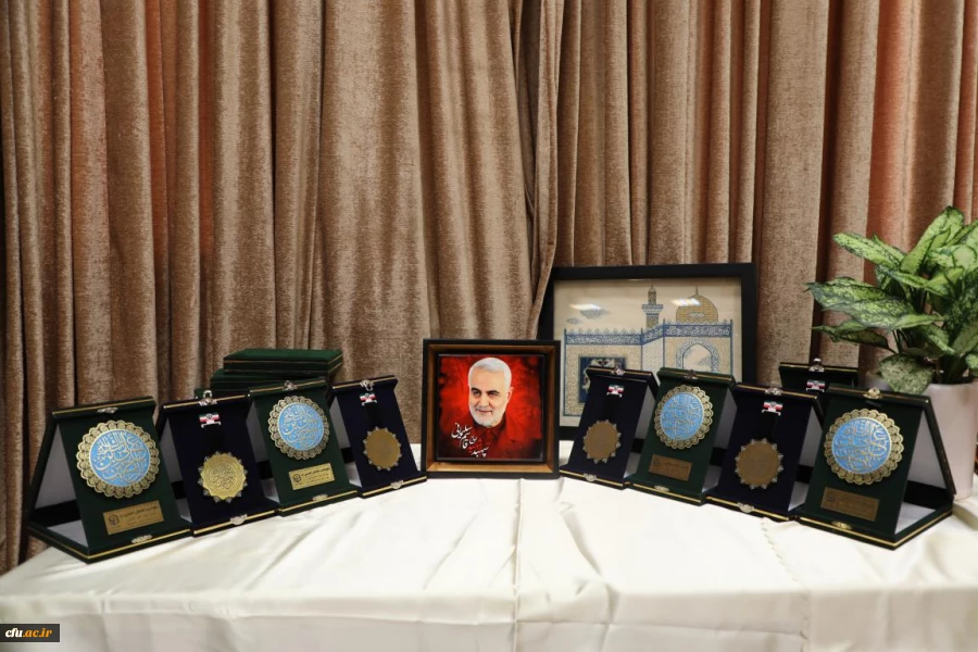 تکریم از خادمان امام حسین(ع) در موکب دانشگاه فرهنگیان در کربلا