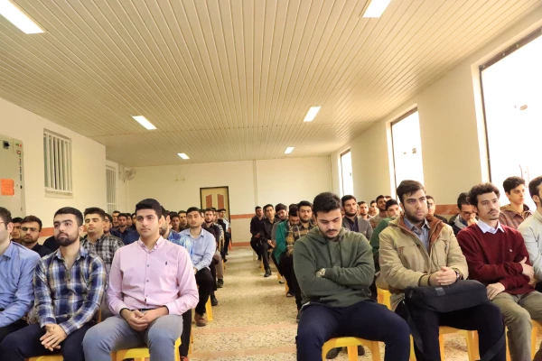 را و رسالت معلمی امتداد راه انبیاء خداوند است. 8