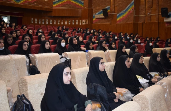 آیین استقبال از نو دانشجو معلمان ورودی 1401 دانشگاه فرهنگیان کرمانشاه 5