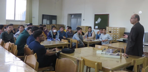 با برپایی سلسله جلسات آموزشی «کتابخانه من، کلاس من» با حضور اساتید مجرب
 5