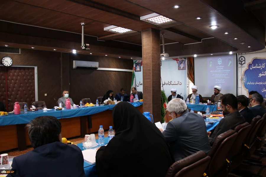 دکتر رضایی مدیرکل آموزش و پرورش استان کرمان:
*راه تحول در آموزش و پرورش از دانشگاه فرهنگیان می گذرد* 2