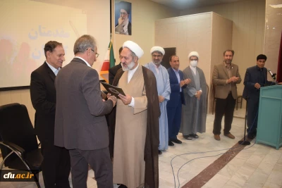 طی مراسمی با حضور حجت الاسلام والمسلمین تقوی :

مدیر امور پردیس های دانشگاه فرهنگیان استان کرمانشاه معرفی شد