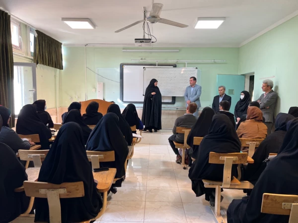 کیفیت خدمات رسانی سراهای دانشجویی دانشگاه فرهنگیان قزوین در مقایسه با سایر دانشگاه های استان مطلوب است 6