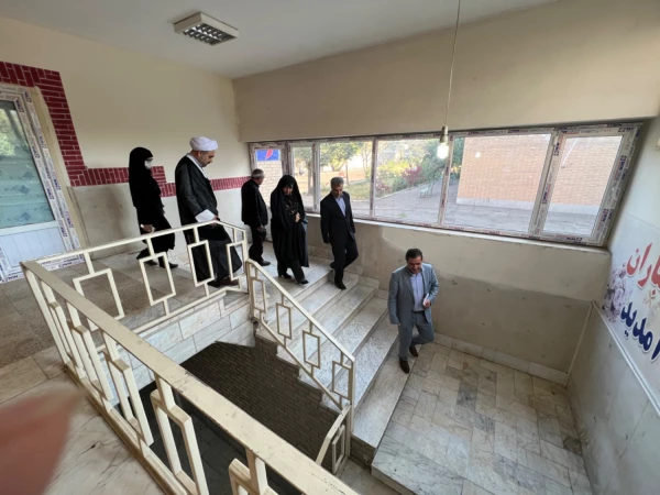 کیفیت خدمات رسانی سراهای دانشجویی دانشگاه فرهنگیان قزوین در مقایسه با سایر دانشگاه های استان مطلوب است 12