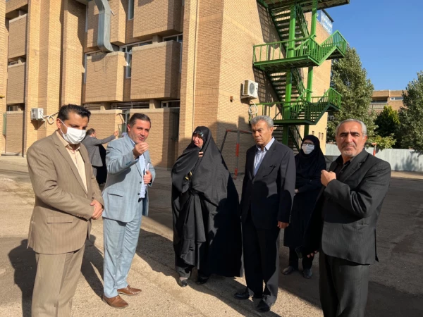 کیفیت خدمات رسانی سراهای دانشجویی دانشگاه فرهنگیان قزوین در مقایسه با سایر دانشگاه های استان مطلوب است 17