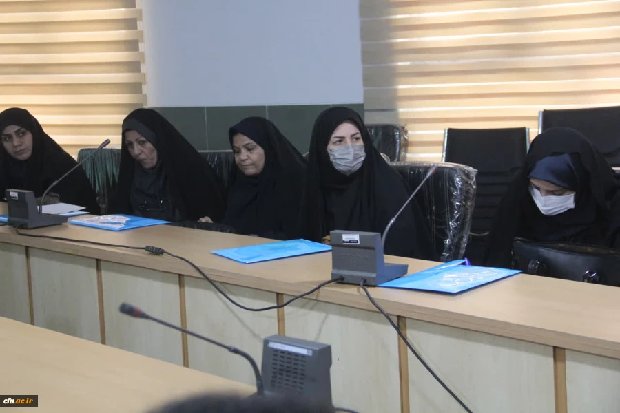 سیاست معاونت فرهنگی و اجتماعی در برنامه ریزی فعالیت های این حوزه توجه به زیست بوم ها و دوری از تمرکز گرایی است 5