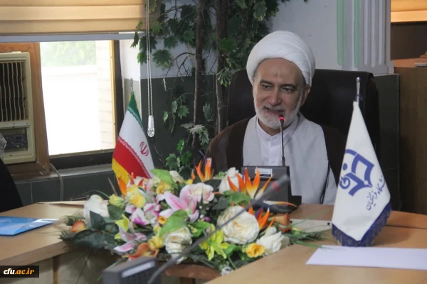 سیاست معاونت فرهنگی و اجتماعی در برنامه ریزی فعالیت های این حوزه توجه به زیست بوم ها و دوری از تمرکز گرایی است 2