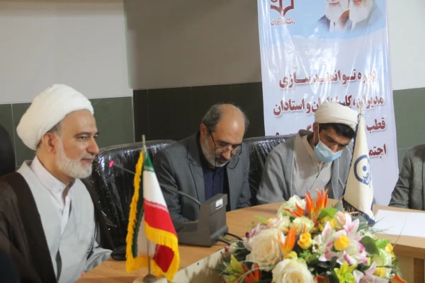 سیاست معاونت فرهنگی و اجتماعی در برنامه ریزی فعالیت های این حوزه توجه به زیست بوم ها و دوری از تمرکز گرایی است 5