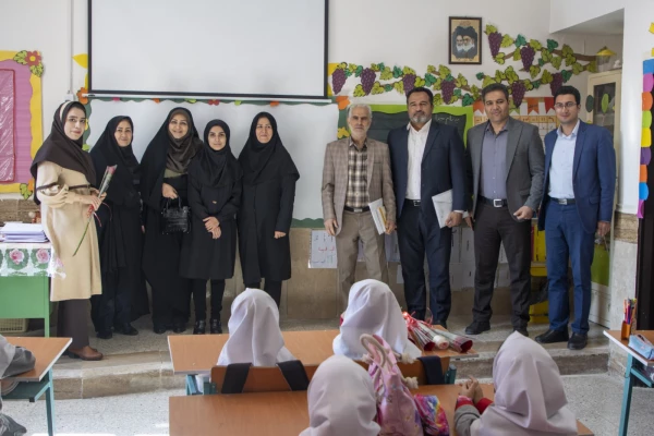 بازدید از مدارس مجری طرح کارورزی در استان یزد
 5