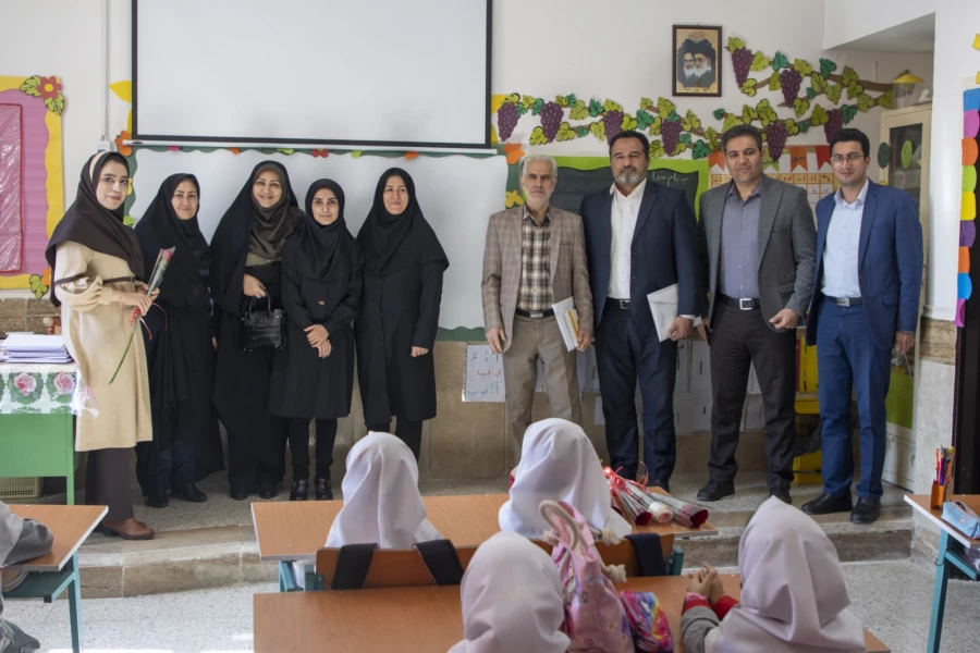 بازدید از مدارس مجری طرح کارورزی در استان یزد
 5