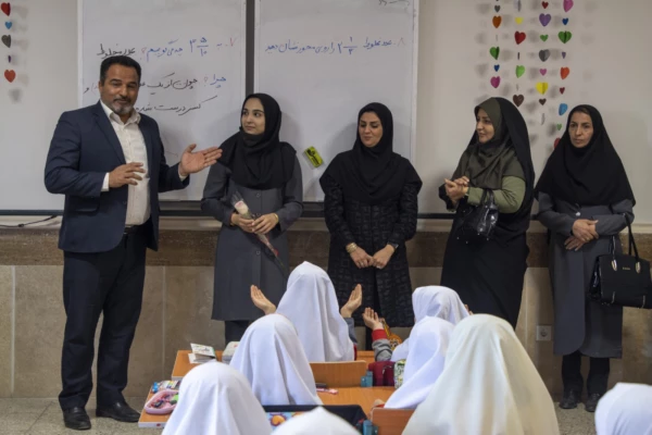 بازدید از مدارس مجری طرح کارورزی در استان یزد
 8