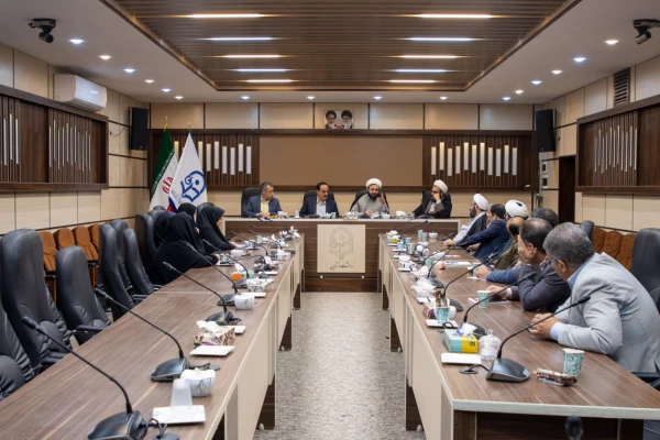 نشست مشاور وزیر آموزش و پرورش با اعضای هیات علمی و کارمندان دانشگاه
 6