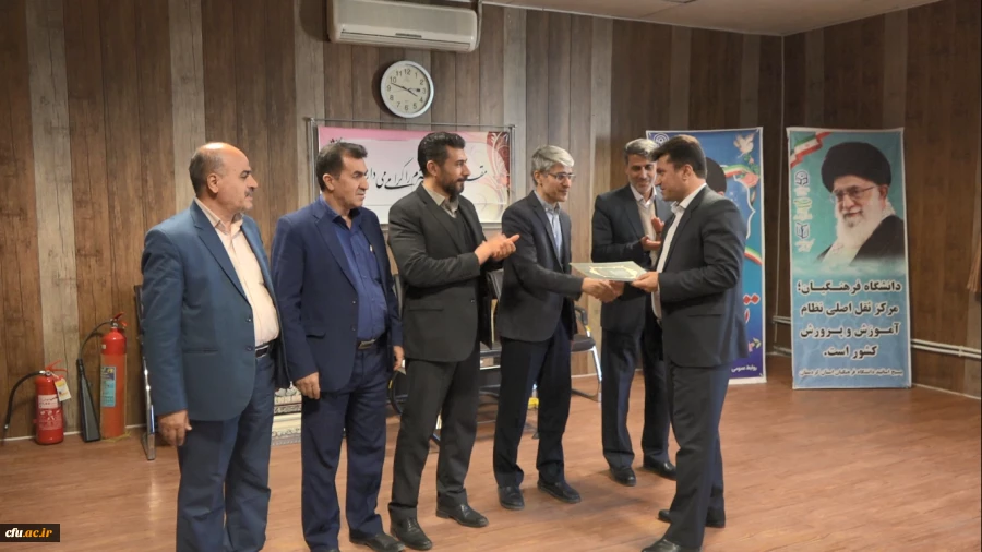 معارفه سرپرست معاونت توسعه منابع و امور دانشجویی پردیس شهید مدرس سنندج
 8