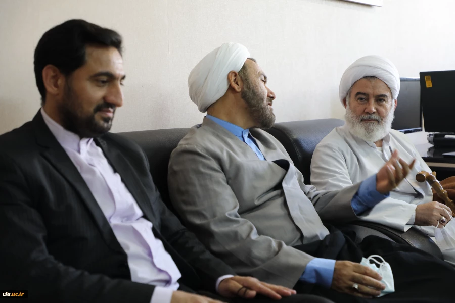 توسعه تعامل علمی بین المللی با کشورهای اسلامی با استفاده از رهنمود های شخصیت های علمی و مذهبی جهان اسلام 4