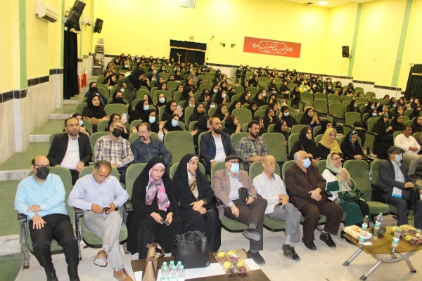 آئین رونمایی از کتاب شناختنامه شعر زنان بوشهر در پردیس بنت الهدی صدر برگزار شد  4