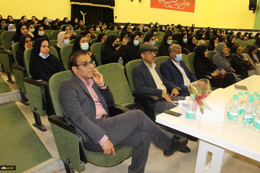 آئین رونمایی از کتاب شناختنامه شعر زنان بوشهر در پردیس بنت الهدی صدر برگزار شد  9