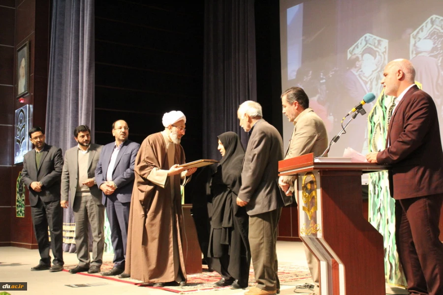 برگزاری آیین گرامیداشت هفته بسیج به همت بسیج دانشجویی 10