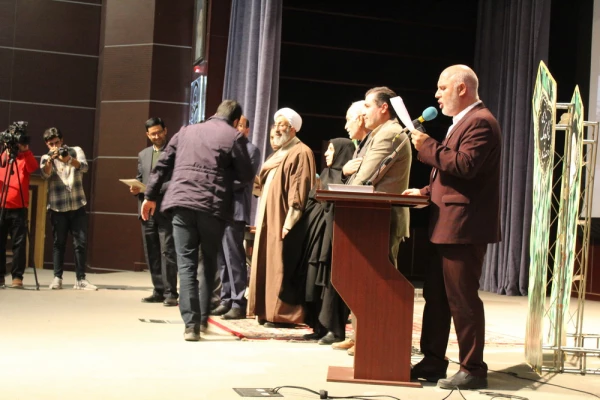 برگزاری آیین گرامیداشت هفته بسیج به همت بسیج دانشجویی 11