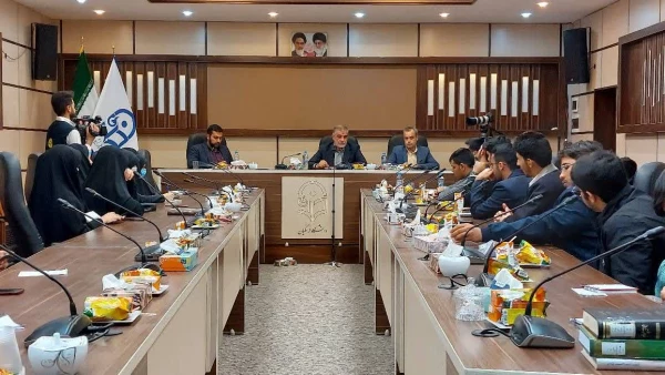 پای حرف دانشجو با حضور محمدصالح جوکار
 2