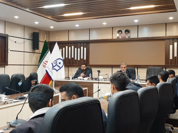 پای حرف دانشجو با حضور محمدصالح جوکار
 4