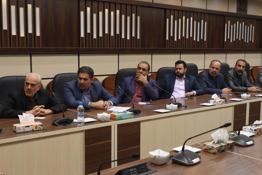 نشست معاون آموزشی و تحصیلات تکمیلی دانشگاه فرهنگیان کشور با اعضای هیات علمی
 4