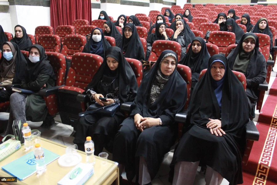 مهارت آموزان مانند دانشجومعلمان رسالت سنگینی بر عهده دارند    5