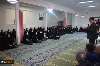 نشست صمیمی استاندار کرمانشاه با دانشجومعلمان پردیس شهید صدوقی