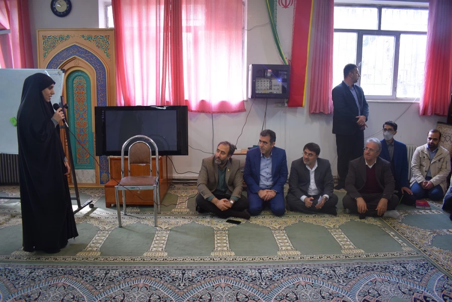 نشست صمیمی استاندار با دانشجویان پردیس شهید صدوقی کرمانشاه 12