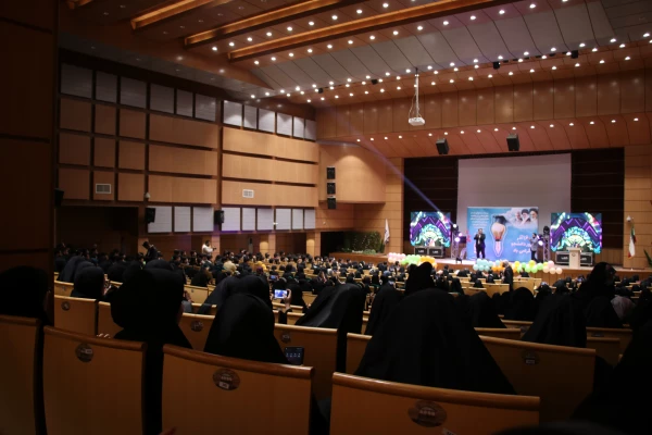 
دانشجو همواره برای ملت ایران مرجع ونقش آفرین بوده است 2