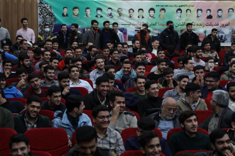 روز دانشجو، روز دشمن شناسی  17