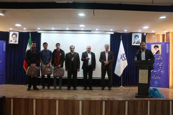 جشن روز دانشجو با حضور پرشور دانشجومعلمان پردیس آیت الله خامنه ای برگزار شد. 9