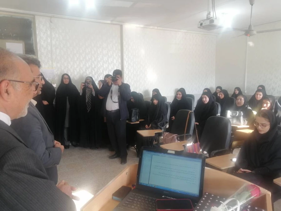 حضور مدیرکل آموزش و پرورش استان ایلام در پردیس امام جعفر صادق (ع) به مناسبت روز دانشجو 2