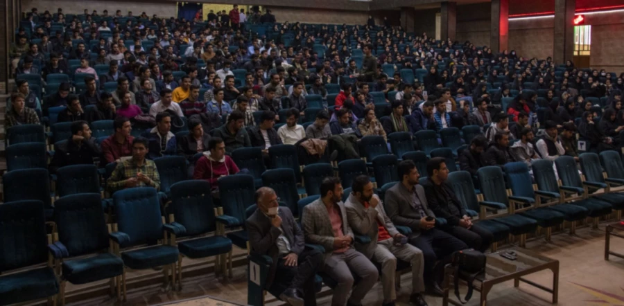 جشن بزرگداشت روز دانشجو
 4