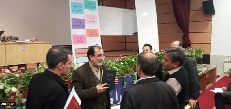 کارگاه آشنایی با ترجمه و تفسیر قران کریم بر مبنای ساحت های ششگانه سند تحول بنیادین تشکیل شد 3