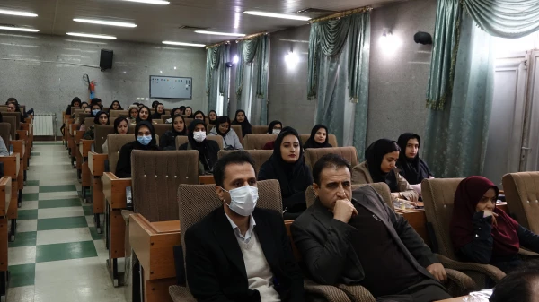 مراسم گرامیداشت هفته پژوهش و تقدیر از پژوهشگران برگزیده دانشگاه
 4