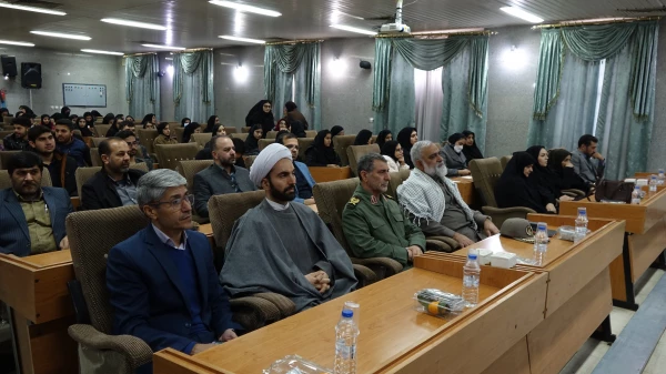 دانشجومعلمان باید با بصیرت و آگاهی در برابر هجمه های دشمن نقش آفرینی کنند
 2