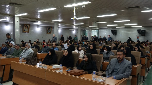 دانشجومعلمان باید با بصیرت و آگاهی در برابر هجمه های دشمن نقش آفرینی کنند
 4