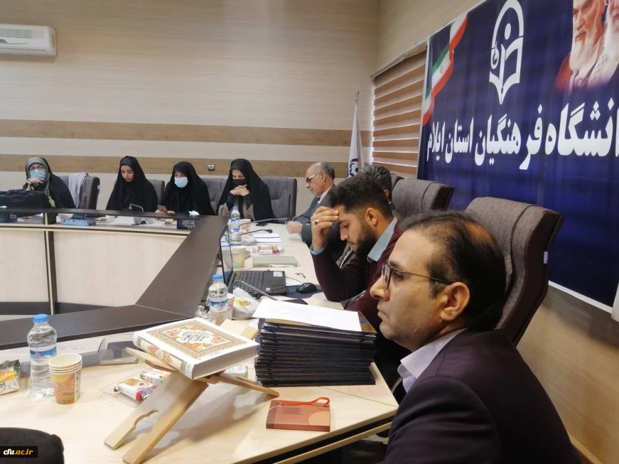 آیین گرامیداشت هفته پژوهش و تجلیل از پژوهشگران برگزیده استانی در دانشگاه فرهنگیان استان ایلام 3