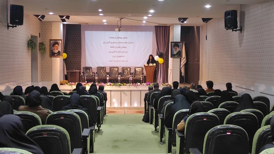 نشست هم اندیشی مدیران مدارس مجری کارورزی در پریس آیت الله کمالوند 7