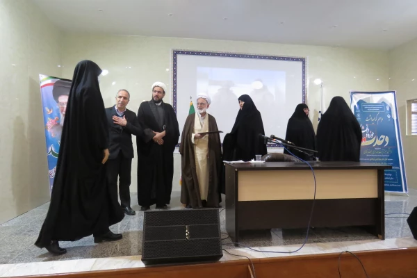 دانشگاه فرهنگیان الگوی پیشرو، پیش آهنگ، روز آمد و آزاد منش در جامعه باشد
 6